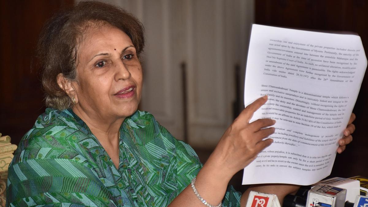 The Hindu-Bengaluru on X: "While Pramoda Devi Wadiyar of the erstwhile  royal family did not object to Booker Prize awardee #BanuMushtaq's  selection to inaugurate the #MysuruDasara, she firmly stated that the  Chamundeshwari