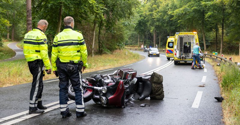 Motorrijder zwaargewond bij eenzijdig ongeval