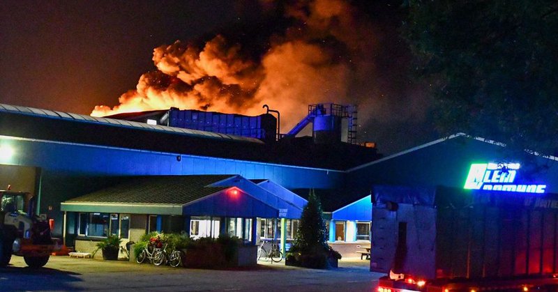 Grote brand bij houtverwerkingsbedrijf
