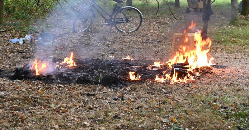 Brandje bij tenten aan de Graaf Engelbertlaan