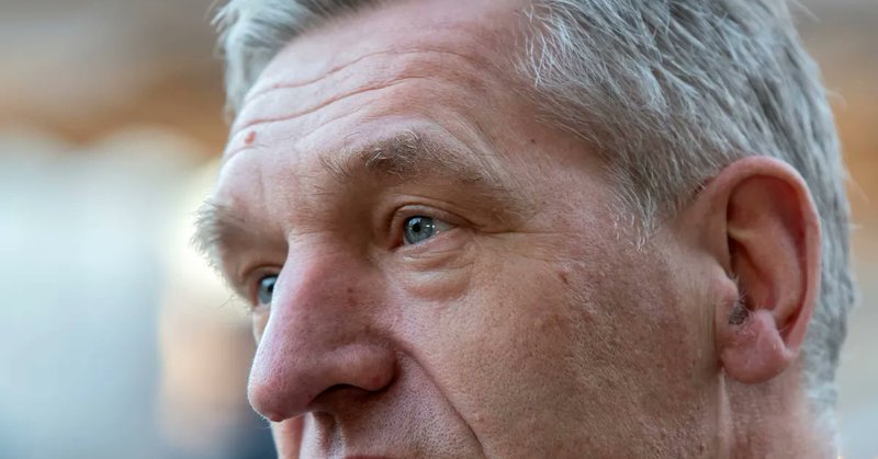 Aanslag met autobom op woning burgemeester Buma