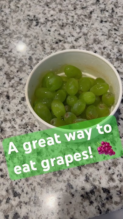 KathyGrosskurth's tweet card. A great way to eat grapes! 🍇 #grapehack