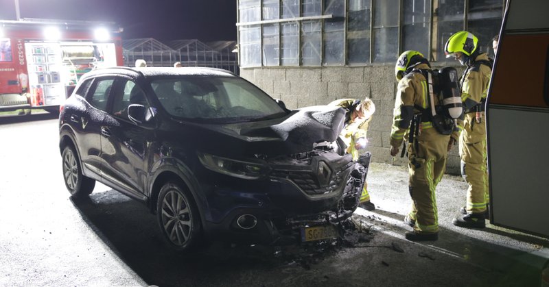 Auto in brand gestoken Tuinbouwweg Leidschendam