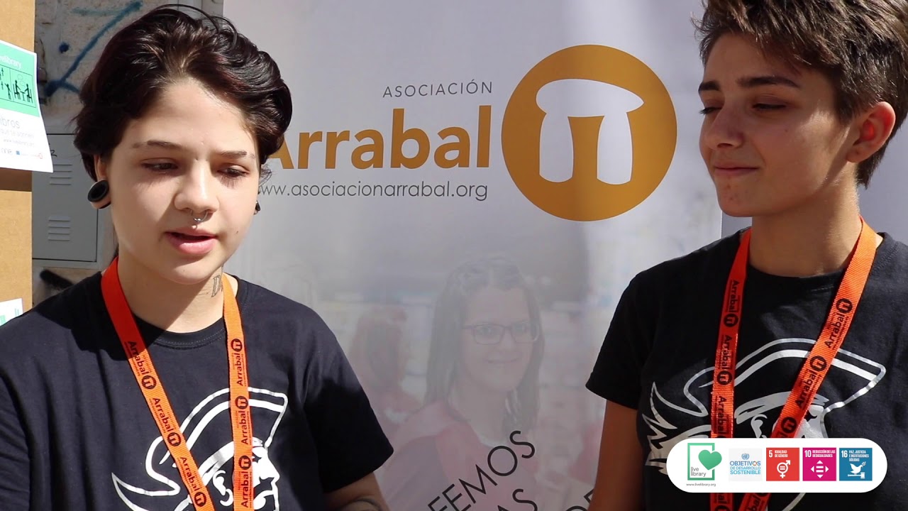 ArrabalAID's tweet card. Rocío González y Natalia Núñez | Stoptypes: fútbol americano