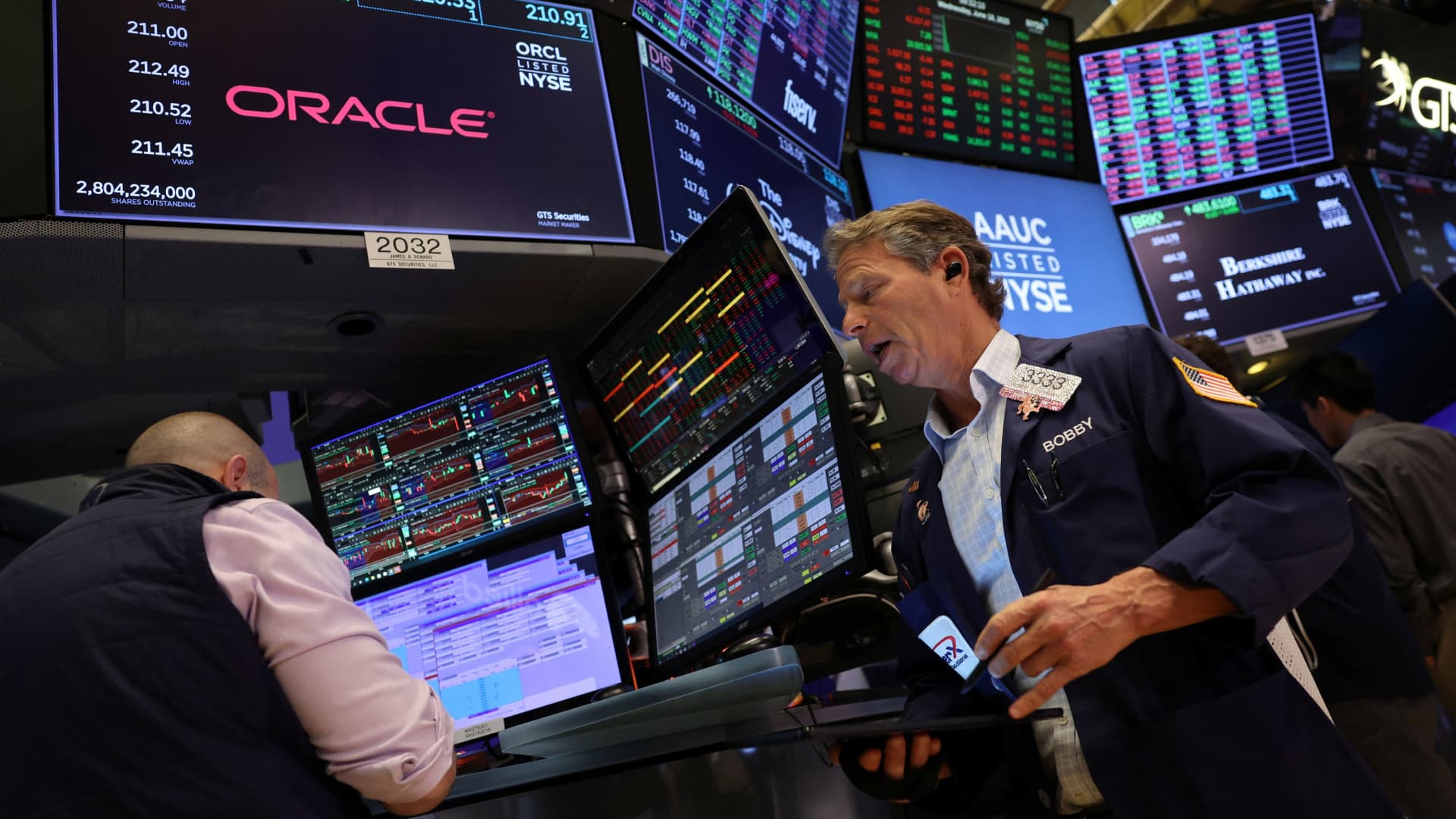 Oracle open AI deal sparks house of cards fears as bubble concerns grow