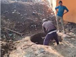 SanatanPrabhat's tweet card. संभल में २४ कोसी परिक्रमा के मार्ग पर आने वाले ६८ देवस्थान और १९ कुओं की खोज प्रशासन द्वारा की जा रही है। अब तक २२ कुएं खोजे जा चुके हैं। इन पुरातन संरचनाओं का जीर्णोद्धार किया जाएगा।