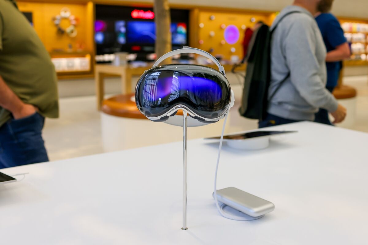 markgurman's tweet card. Apple Inc. has hit pause on a planned overhaul to its Vision Pro headset to redirect resources toward a more urgent effort: developing smart glasses that can rival products from Meta Platforms Inc.