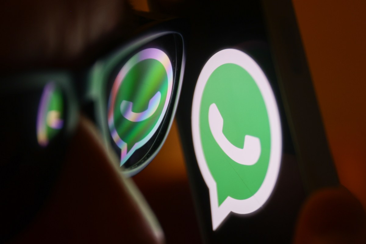 TechCrunch's tweet card. The company notes that translations occur on the user's device where WhatsApp cannot see them, which means messages remain encrypted.