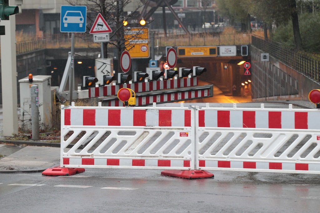 BERLINER_KURIER's tweet card. Der Tiergartentunnel ist eine effiziente Art, die Spree und den Tiergarten zu unterqueren – eine Sperrung ist immer ein Ärgernis für Autofahrer …