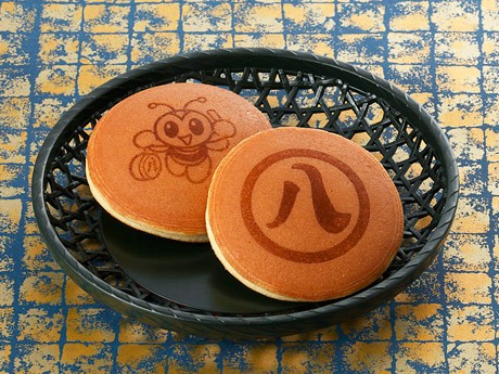 tokai_retweeter's tweet card. 名古屋の老舗和菓子店「両口屋是清」（本店＝名古屋市中区丸の内3、TEL 052-961-6811）は8月5日より、「まるはちの日」にちなんだ「両口屋是清の千なり まるはちの日」を期間限定販売する。