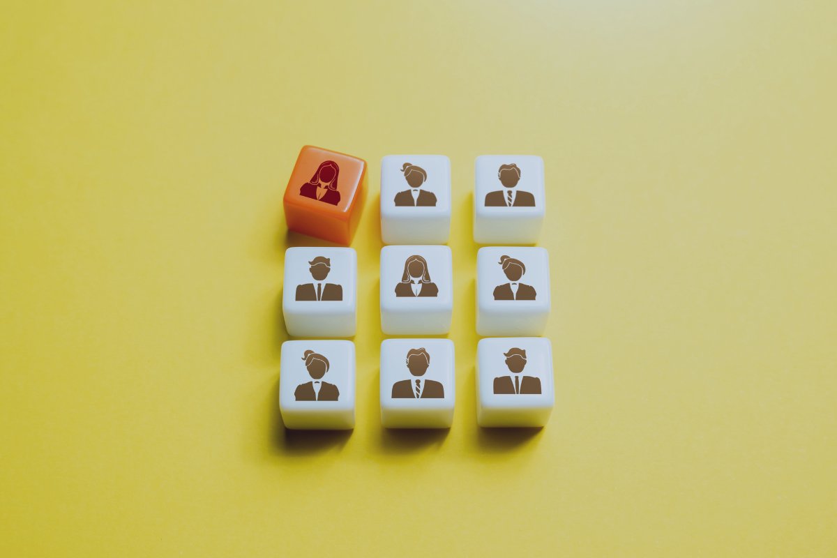 CSSCenter's tweet card. Optimize your sales team's performance with a structured approach. Explore key benefits and strategies for transitioning to an efficient sales organization model.