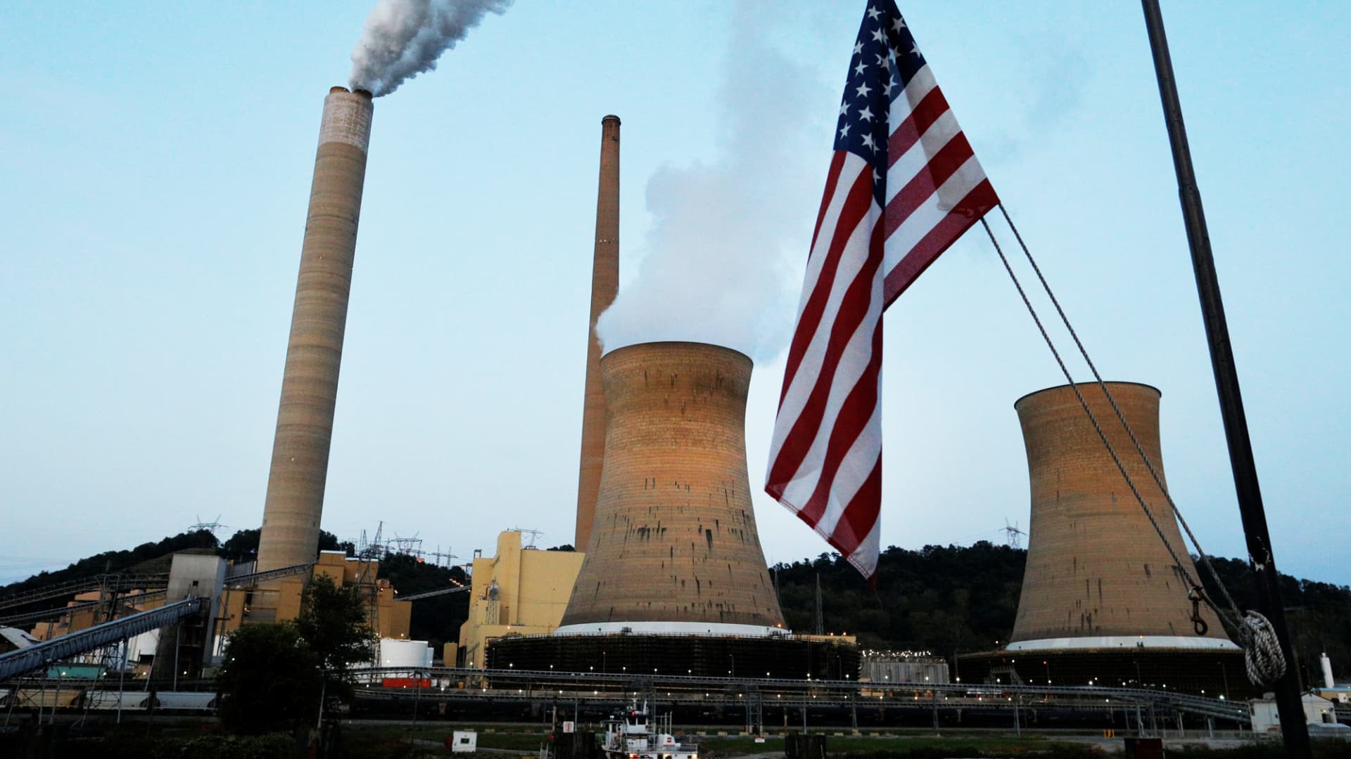 GreenProgress's tweet card. The proposal comes after the Trump administration weakened regulations that required coal plants to treat polluted wastewater with modern filtration methods.