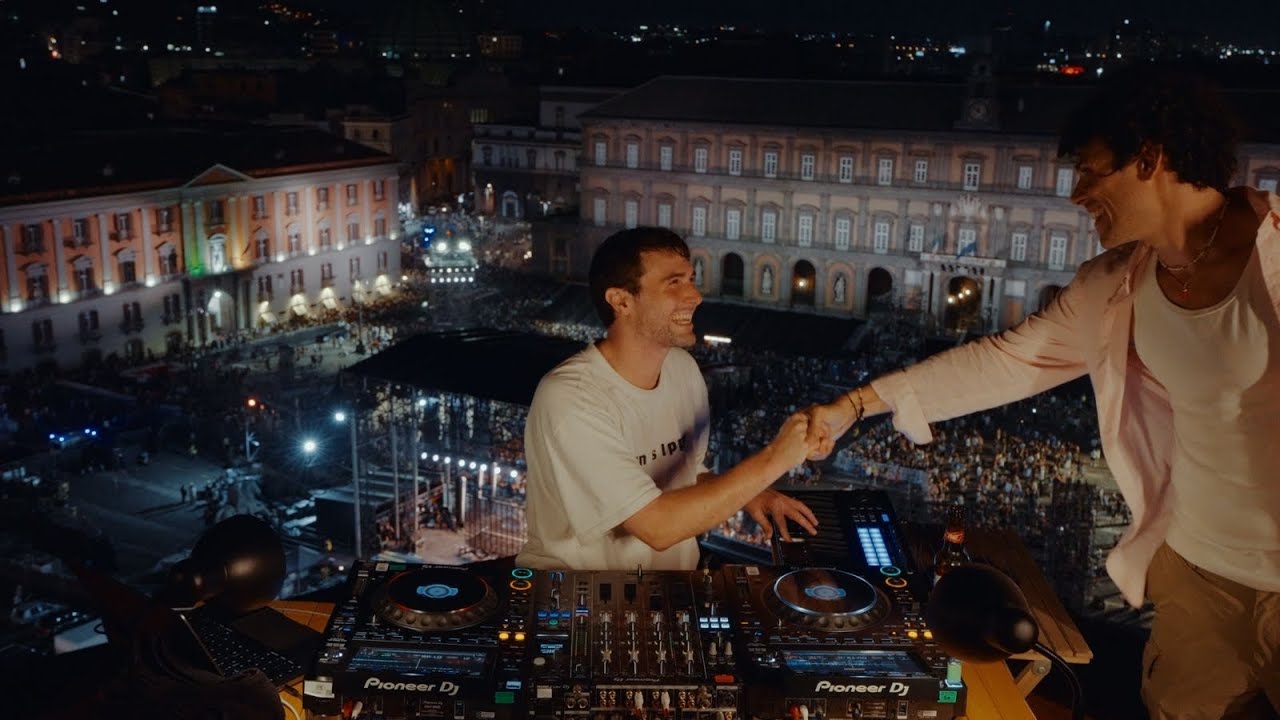 Fame_mK2's tweet card. Fred again.. - Rooftop Live (Fede’s Roof, Naples)