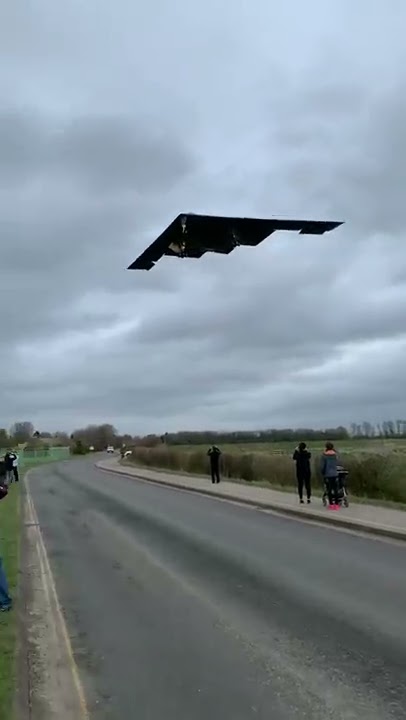 tel_tarik's tweet card. B2 Stealth Bomber arrival Fairford (FFD)