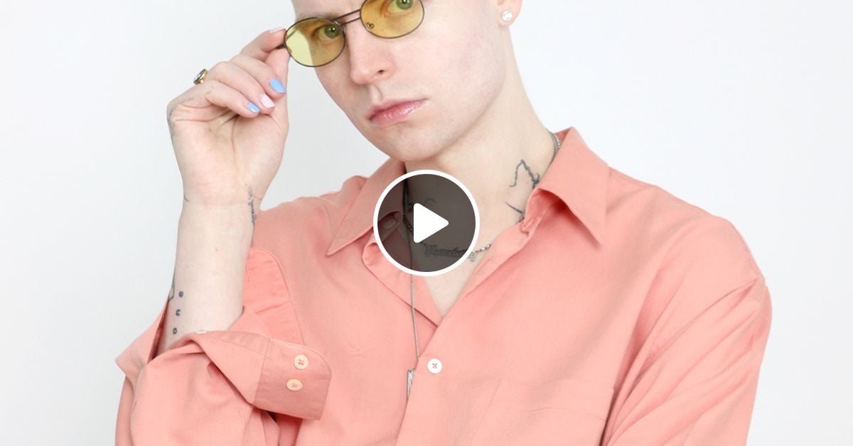 sohoradio's tweet card. phonewifey is back in the mix with a new Ambient: The Gathering mix and a show featuring ballads and works for guitar.