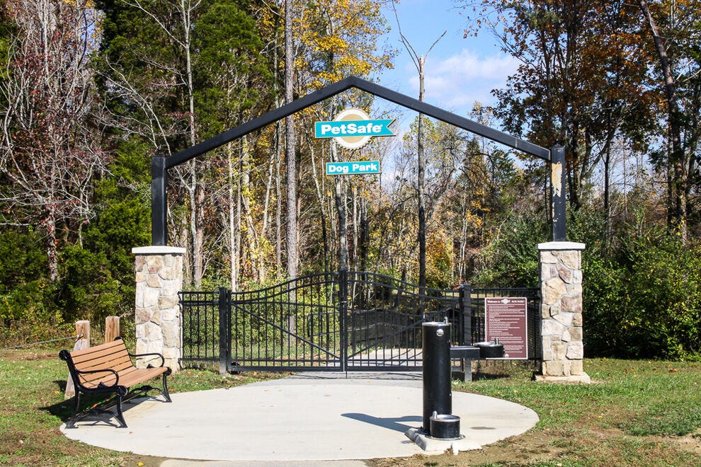 GlennJacobsTN's tweet card. Tommy Schumpert Park, one of several PetSafe-sponsored parks in the Knoxville area, features two fenced-in, off-leash areas — one for small dogs and the other for breeds of any size. Dogs will find...