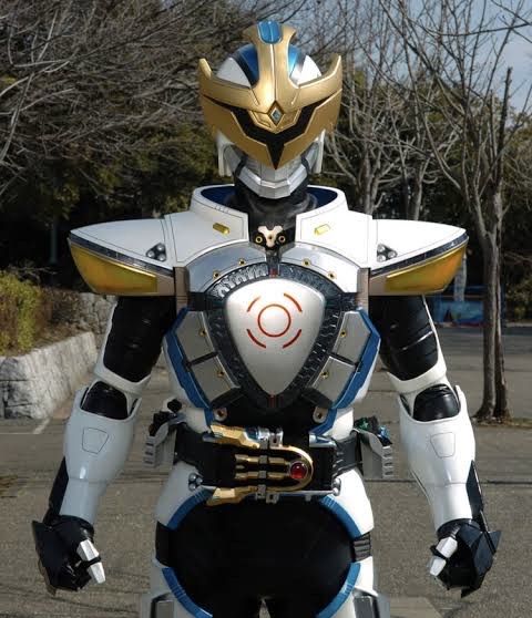 KamenRiderNews's tweet card. セーブモードのカッコよさは異常だと思う過去編のセーブモードでボコられる現代になってバーストモードで対等に渡り合えるようになるのはいいアイデアだと思うそもそもの時代移動が分かりにくいけど本当は過去編は別の顔にするはずだったけど何かめんどくさく