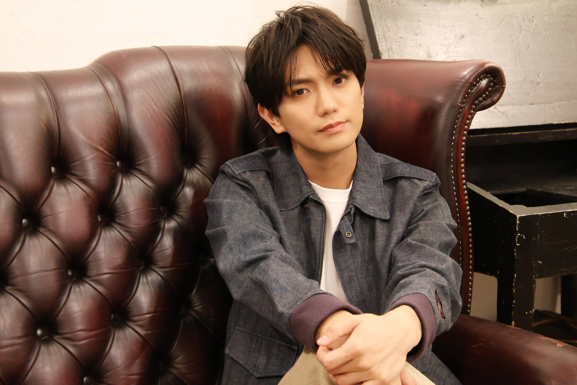 naniwa_a_info2's tweet card. 　Aぇ! groupの正門良規が主演する舞台「十二夜」が10月17日に開幕する。本作は、シェークスピア喜劇の中でも最高傑作といわれる「十二夜」を、古典から現代劇、ミュージカルまで幅広く手がける森新太郎が演出。主人公のヴァイオラを正門が演じる。正門にシェークスピア作品への思いや本作の意気込みなどを聞いた。 －この作品のどんなところに面白さを感じて、出演したいと思ったのですか。 　森さんの演出の...