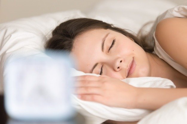 wearepsychreg's tweet card. Aromatherapy supports natural sleep by rewiring brain pathways, easing anxiety, and improving rest without pharmaceutical side effects.