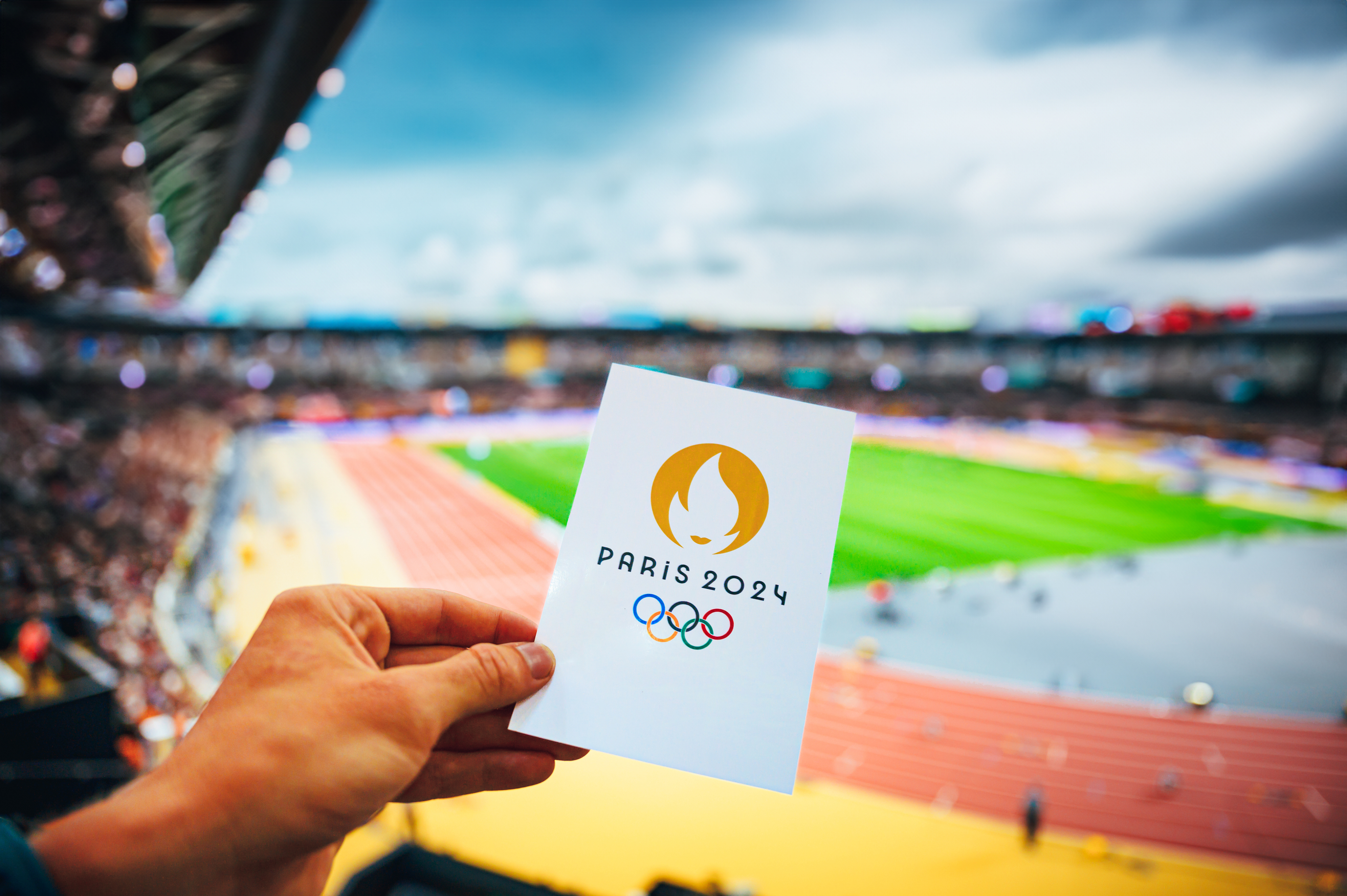 clcvorg's tweet card. Les cybercriminels ont redoublé d’ingéniosité pour tenter de vous piéger à l’arrivée des Jeux Olympiques et Paralympiques de Paris 2024. Nos conseils pour éviter les principales arnaques.