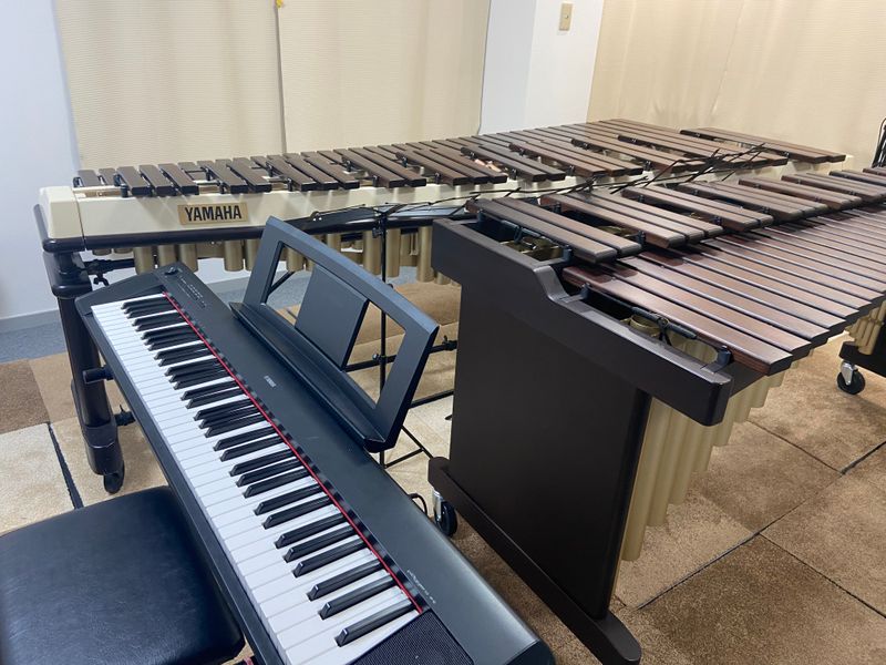 mitaka_marimba's tweet card. 三鷹駅から徒歩3分の【三鷹駅北口】マリンバスタジオ 三鷹駅北口《マリンバ・ヴィブラフォン》スタジオの情報をチェック！東京都武蔵野市の音楽スタジオを1時間1,760円から予約が可能で、ライブ配信などの用途におすすめです。レビューや室内外の写真、地図や設備など詳しい情報を豊富に掲載しています！