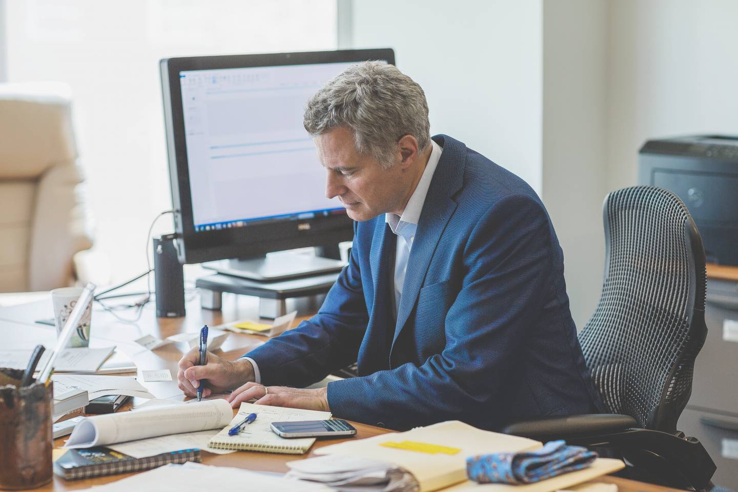 DenisMcDonough's tweet card. Princeton University is saddened to share that Alan Krueger, James Madison Professor of Political Economy, passed away over the weekend.  Alan was recognized as a true leader in his field, known and...