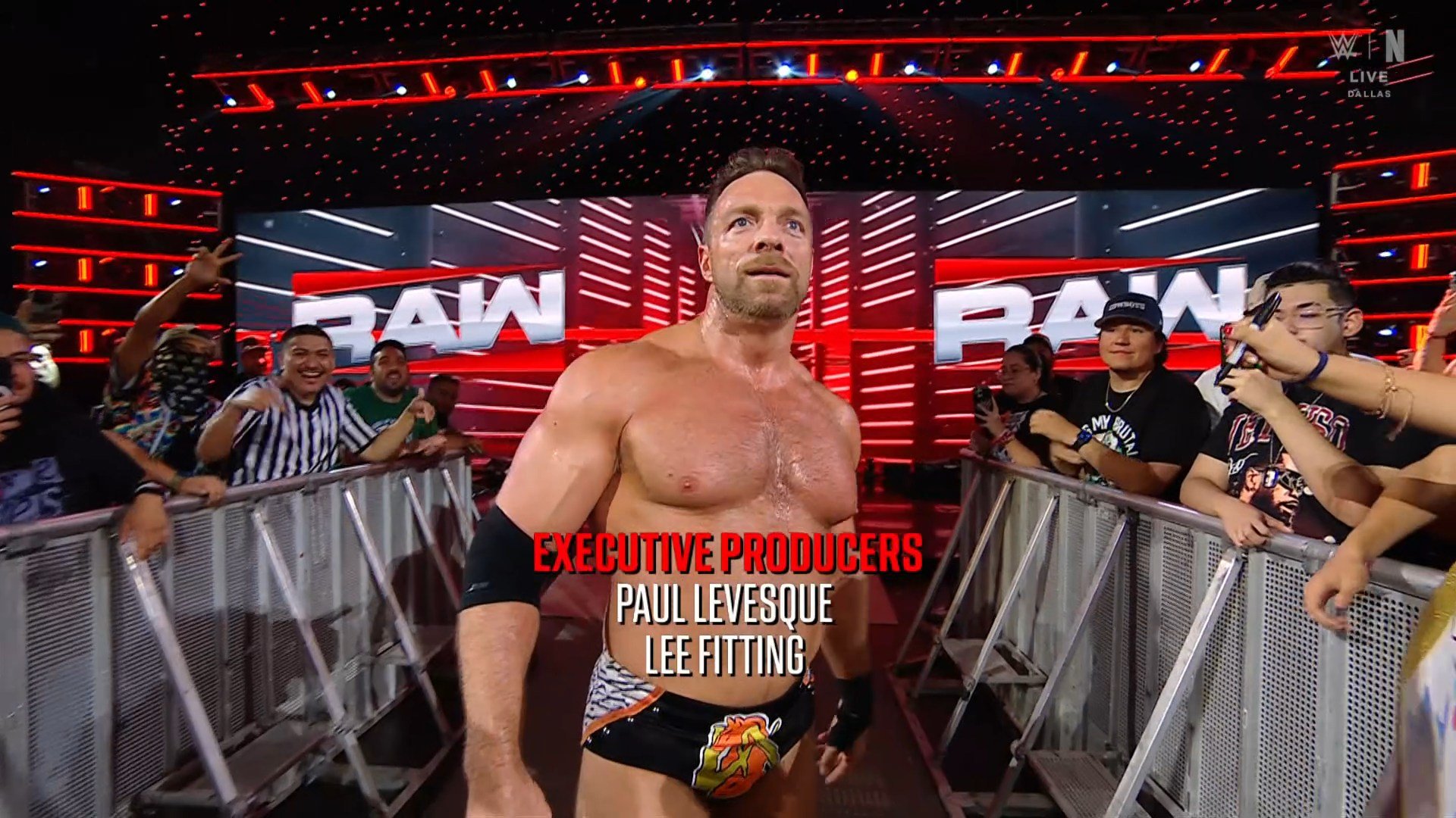 TIMWrestling's tweet card. ¿Roman Reigns está volviendo al lado Heel? Lo Bueno A la espera de Rollins Mientras Seth Rollins está preocupado de Cody Rhodes, L.A. Knight, CM Punk y Jey Uso buscan conseguir la próxima oportunidad...