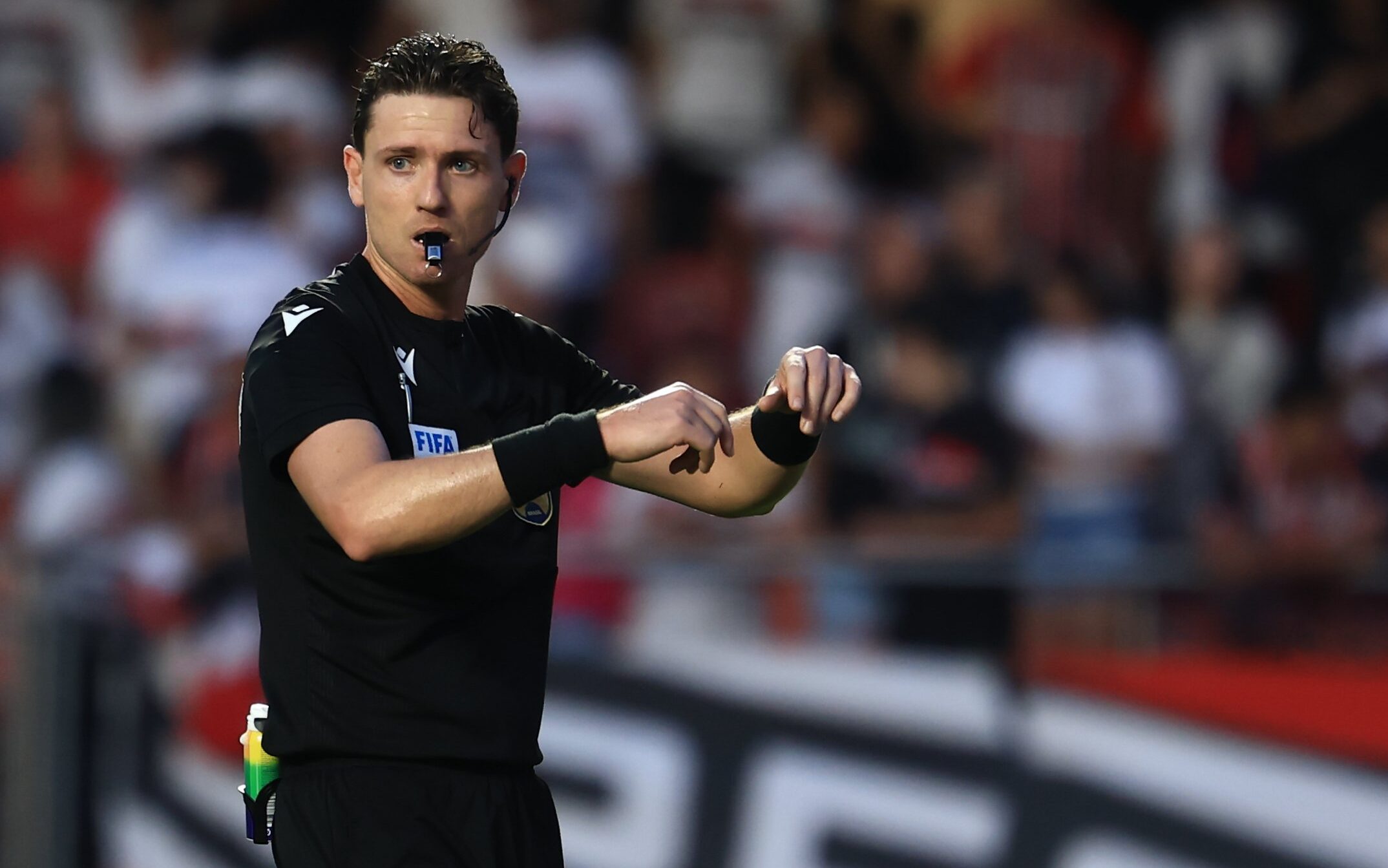 pitacodoguffo's tweet card. Sempre serão 22 jogadores querendo enganar o árbitro, que não tem as mesmas condições dos atletas. Precisamos salvar a arbitragem brasileira