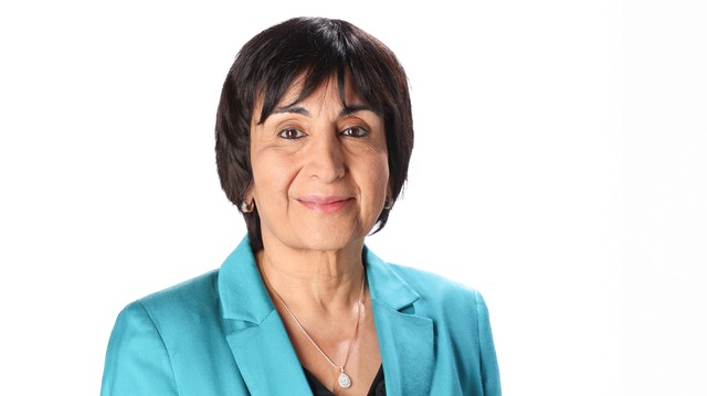 EPFL's tweet card. La directrice du Service de promotion des sciences a reçu le Prix de l'engagement exceptionnel lors de la cérémonie de la Magistrale.