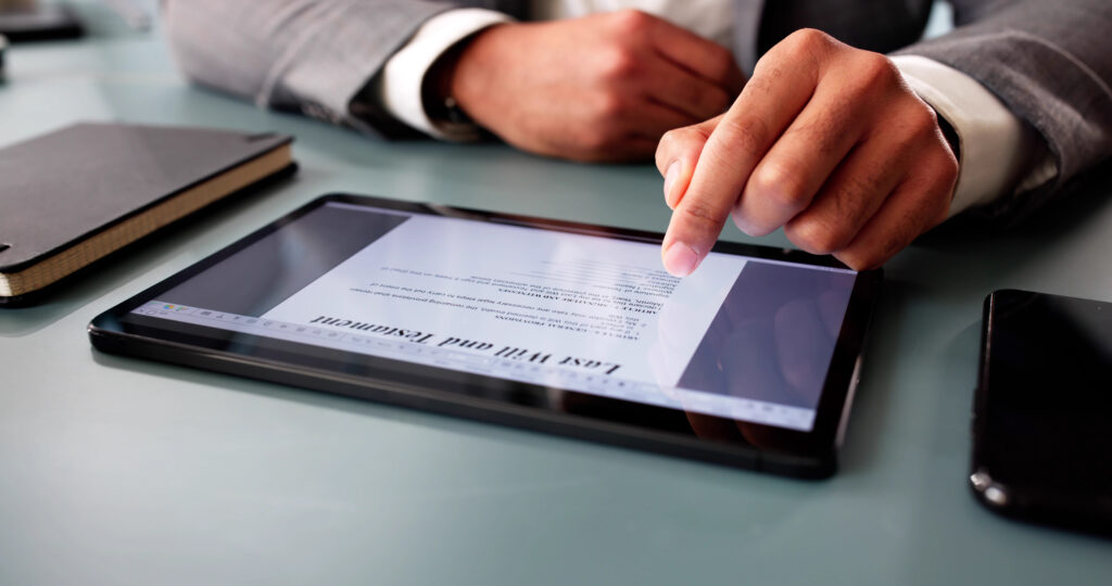 Moneyweb's tweet card. JustMoney’s Sunette Ansara stresses the importance of securing your online legacy for heirs and executors.