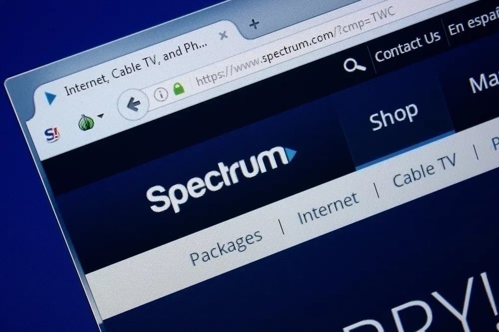 statusisdown's tweet card. Spectrum Internet is reportedly down for hundreds of users on September 16, 2025. Based on the graph shown on the outage tracking service DownDetector, the volume of user reports started rising...