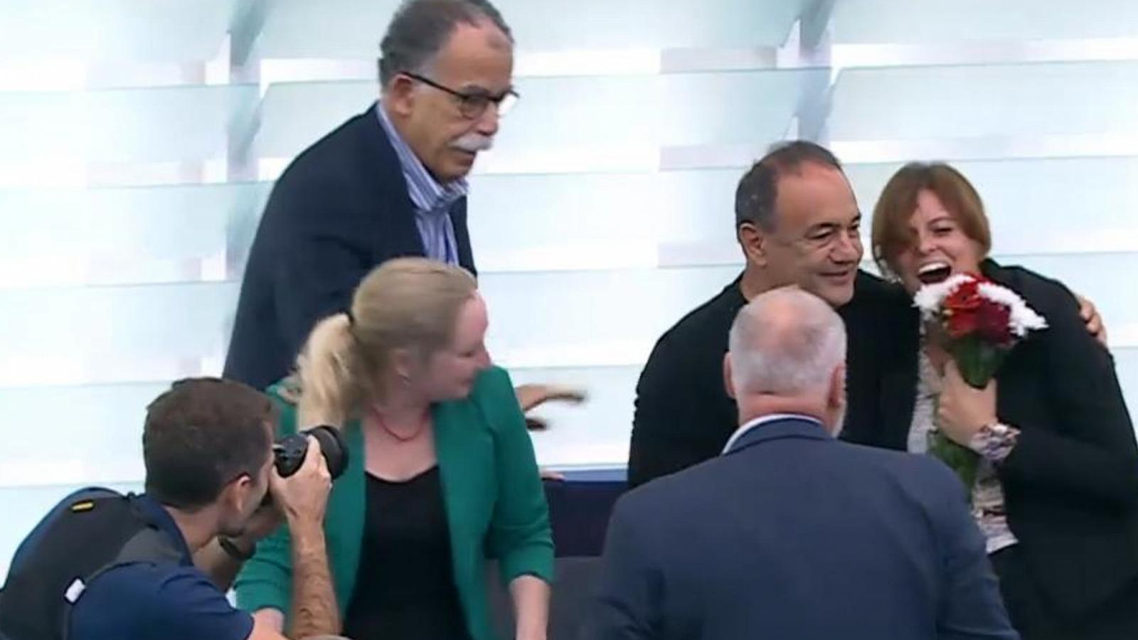 RaiNews's tweet card. "Una vittoria per democrazia, stato di diritto e antifascismo", esulta l'eurodeputata. Rischiava di tornare in carcere in Ungheria, dove è detenuta una coimputata tedesca: "Occupiamoci di lei"....