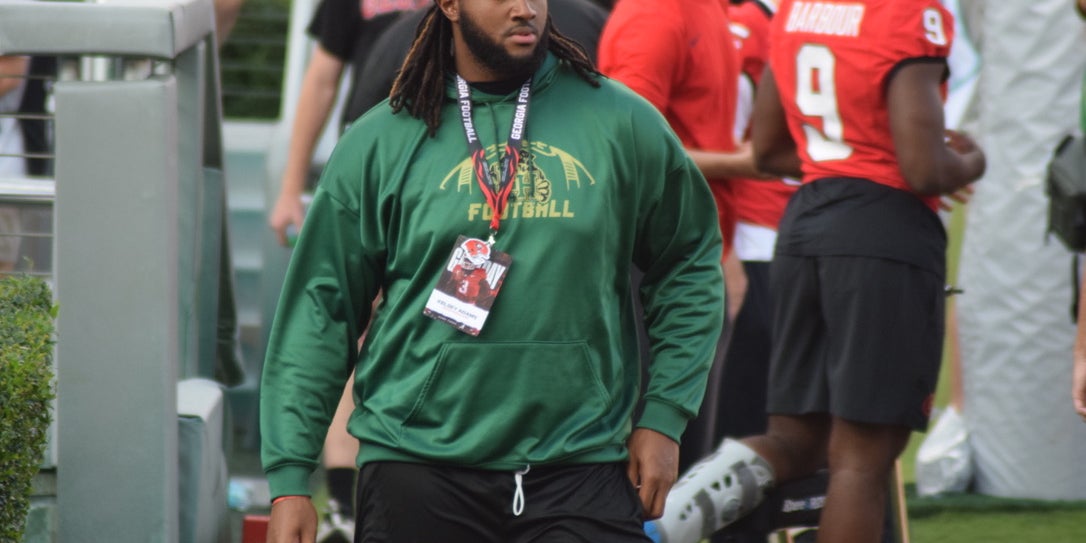 Dawgs247's tweet card. Georgia landed a commitment a few weeks ago, and now he's trying to get others to join him.