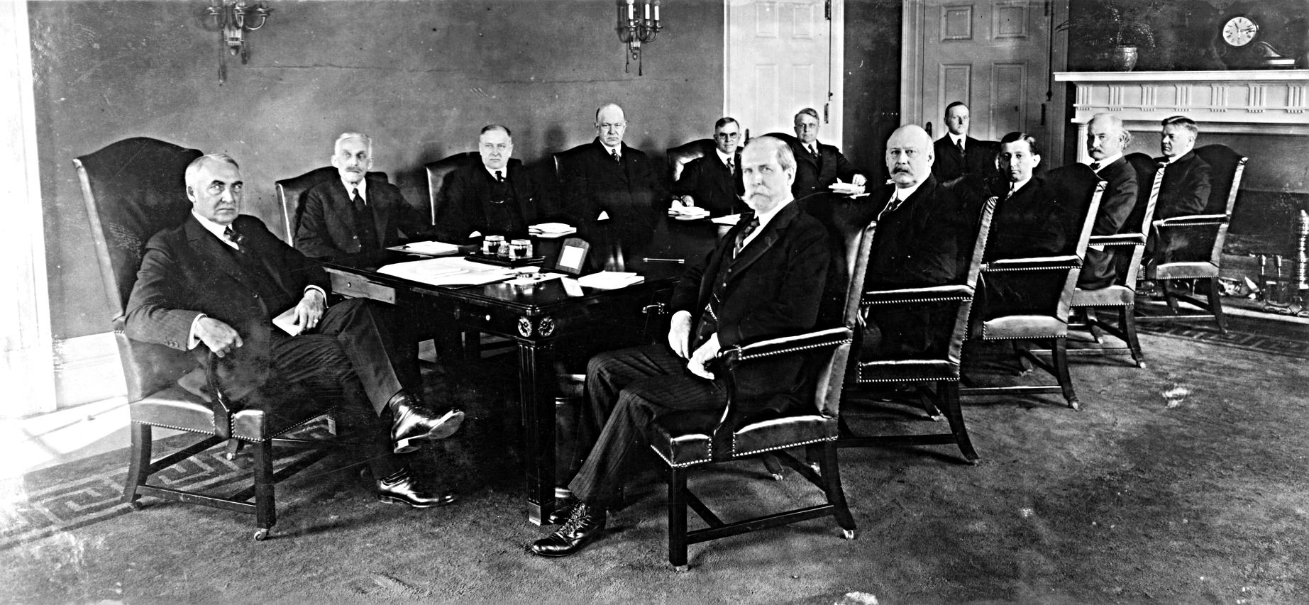 Elections_Daily's tweet card. Sarah Stook looks back on the presidency of Warren G. Harding.