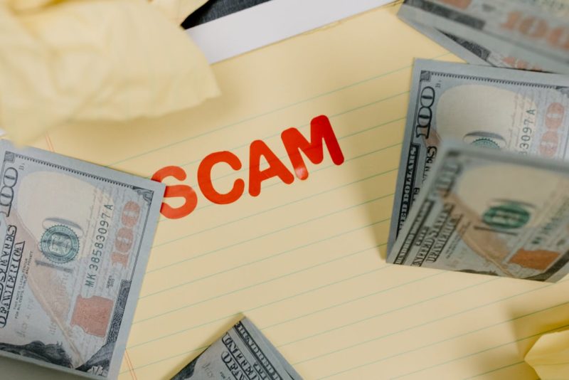 CosmoBC_Tech's tweet card. Learn how to spot scam messages before they trick you. From red flags to smart safety tips, here’s how to protect yourself from common online scams.