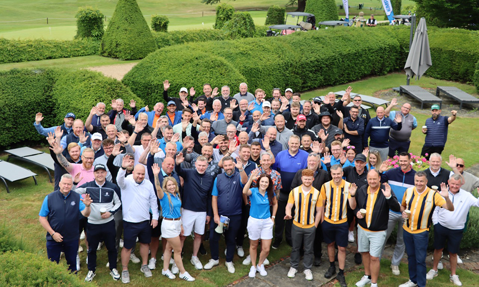GlassNewsmag's tweet card. Picture above: Competitors gather before battle commences with a shotgun start Glass News’ Editor, Chris Champion, had the privilege of joining customers, suppliers and Emplas staff at the Emplas...