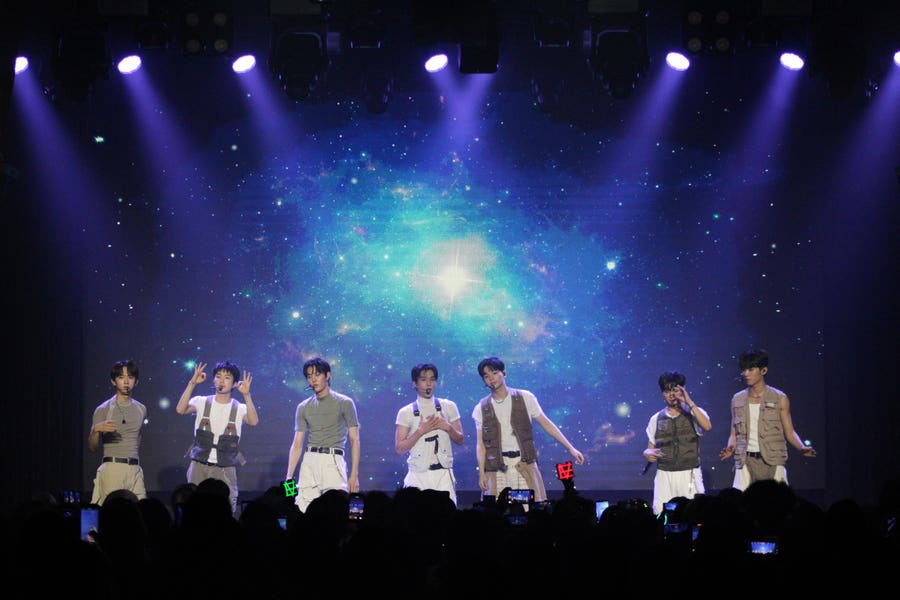 EVNNE_official's tweet card. K-pop group EVNNE talks 'Set N Go' World Tour, finding music inspiration, meeting their international fans, and offers advice to the 'BOYS II PLANET' contestants.