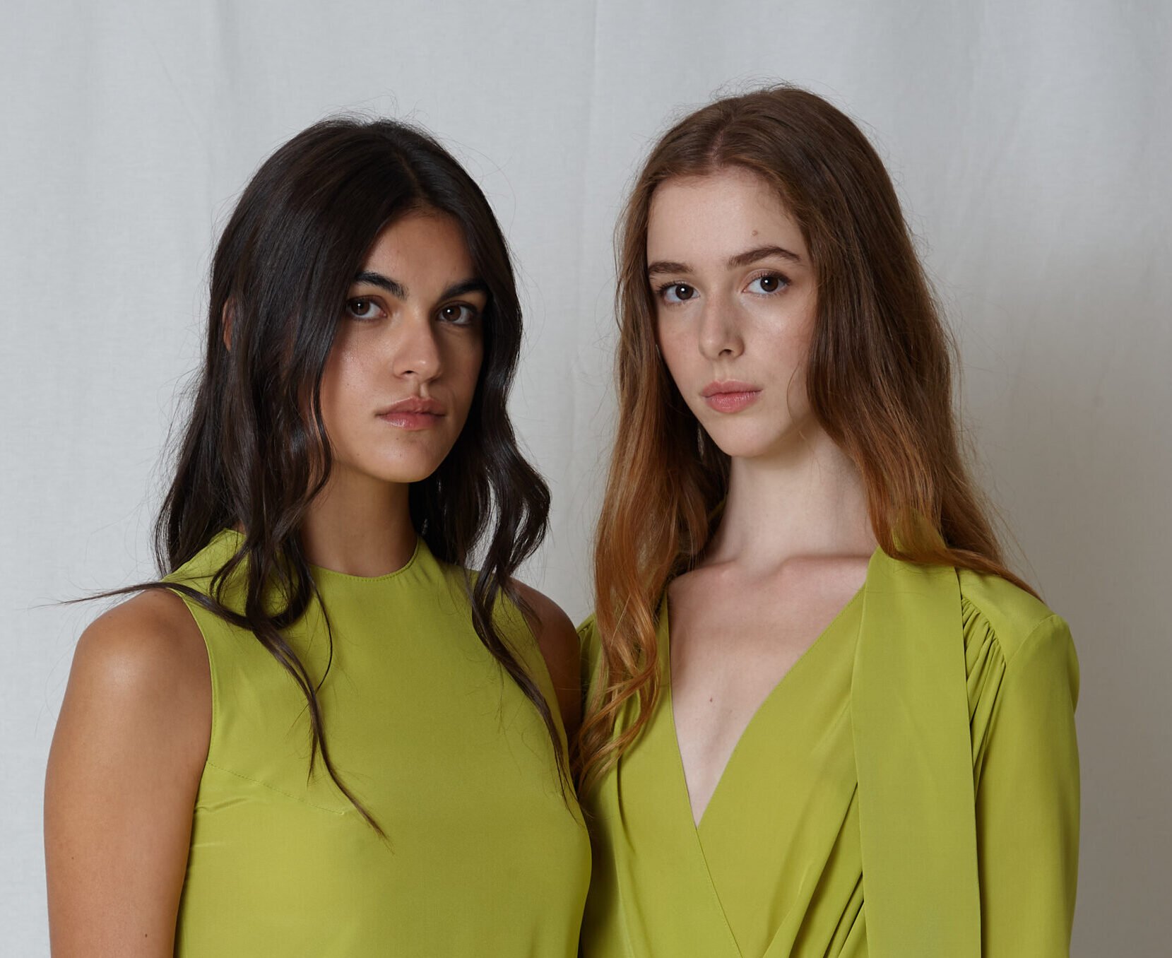 Grazia_es's tweet card. El diseñador mostró su colección cápsula para la Primavera-Verano 2026, durante un ‘shooting’ en directo en su atelier.