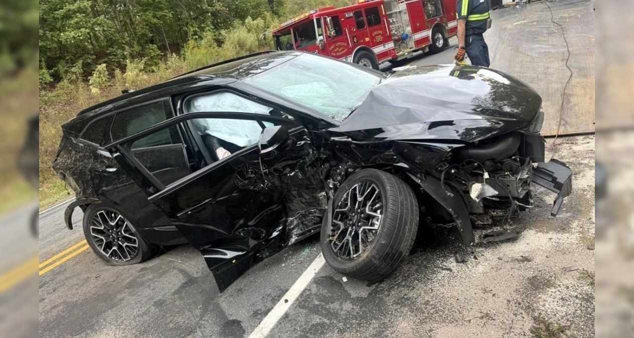 VoxPopuliNoti's tweet card. El piloto mexicano de NASCAR, Daniel Suárez, contó en redes sociales el difícil momento que vivió su familia por un