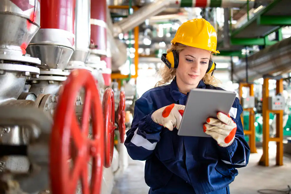 electronica_pic's tweet card. La base instalada de dispositivos IIoT inalámbricos en la industria del petróleo y el gas alcanzará los 18,8 millones en 2028