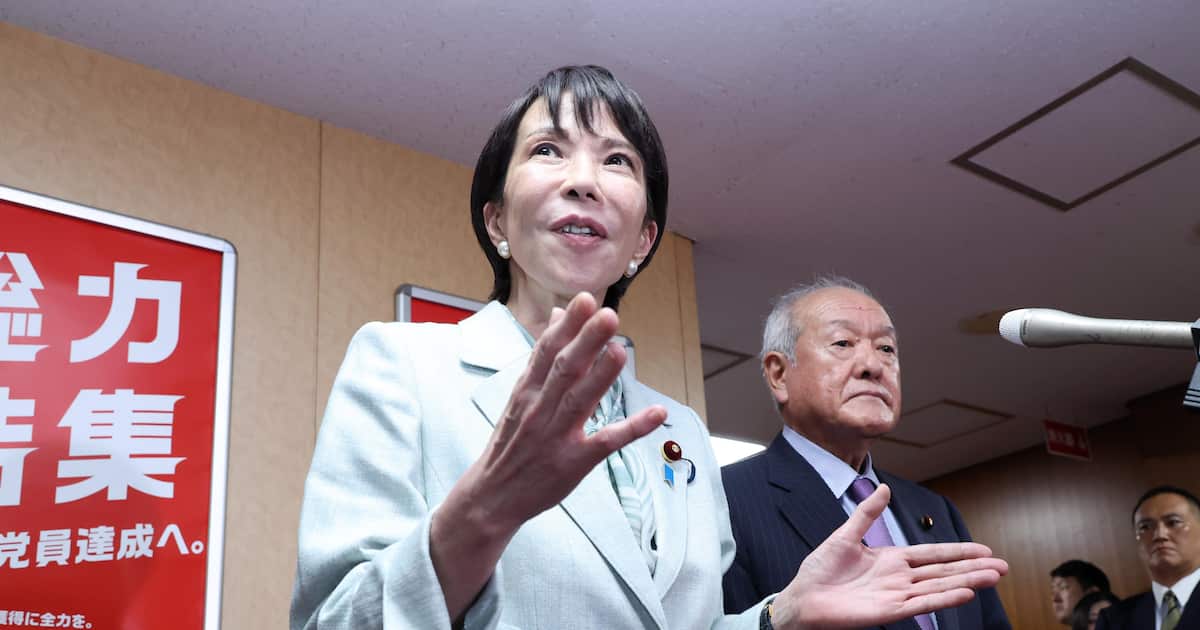 Sankei_news's tweet card. 自民党の高市早苗総裁が7日夕、党本部で記者団の取材に応じる前、待機していた報道陣の一部から「支持率下げてやる」「支持率が下がるような写真しか出さねーぞ」といっ…