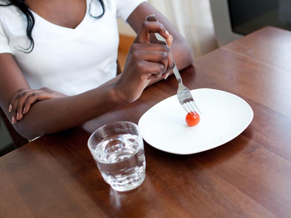 DietitianOnline's tweet card. Yo-yo dieting and a pre-occupation with food are nothing new in our culture. But when does a focus on food, calories and weight become a health concern?