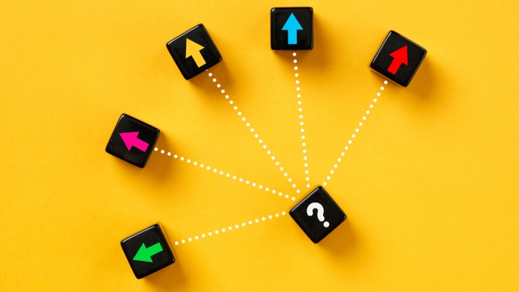 OpenRCommunity's tweet card. Natascha Chtena, Juan Pablo Alperin & Alice Fleerackers argue the benefits of preprints risk being undermined by incorporation into traditional publishing workflows.