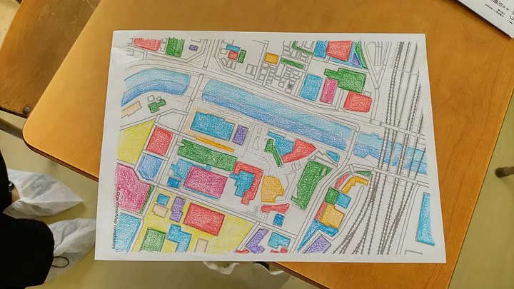 ProtoPedianet's tweet card. 見た目を自由に変更出来る「地図」を作るWebアプリです。OpenStreetMapのデータを利用しているので、商用利用も含めて自由です。チラシ、パンフ、通学路、書籍、名刺など何でもお使いください。