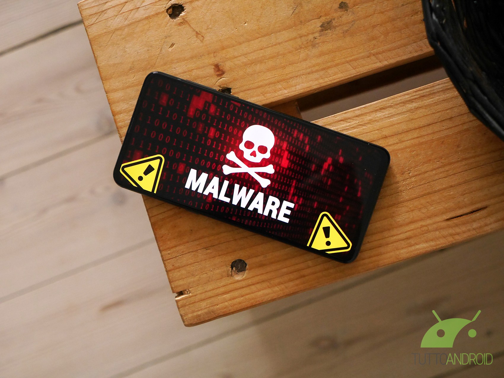 TuttoAndroid's tweet card. Negli ultimi 12 mesi il malware su mobile è cresciuto notevolmente. Ecco le categorie preferite dai malintenzionati e i Paesi più colpiti.