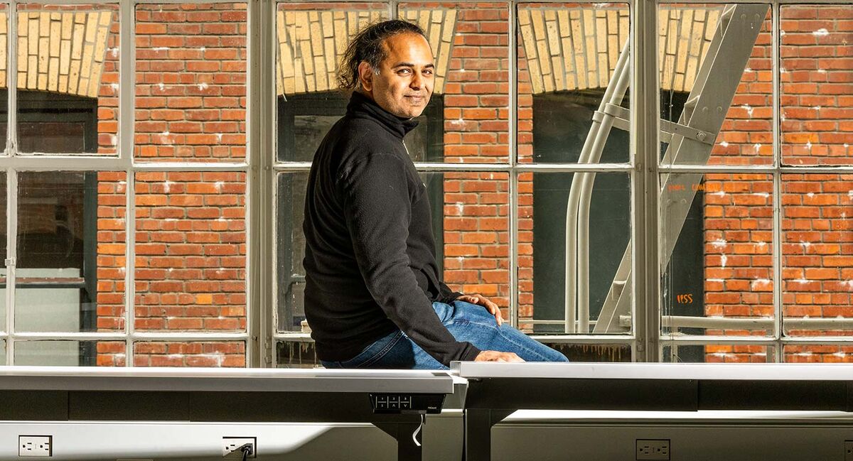 BW's tweet card. Ashish Vaswani helped usher in modern AI. Now he’s worried Big Tech is blinding itself to new breakthroughs.