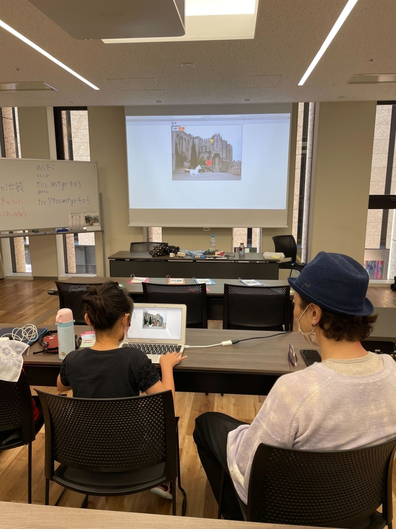 coderdojo_ikbkr's tweet card. 第39回 CoderDojo 池袋 を開催いたしました。 2022/6/25(土)14:00-16:00 @としま区民センター 当日の様子 としま区民センターでの開催です！ 今回もニンジャ&メンターの皆さんに参加して頂きました。 ありがとうございました！ いつものとおりCoderDojoの説明をしてから、創作活動スター…