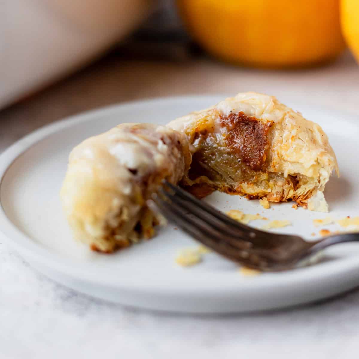 servfromscratch's tweet card. Puff Pastry Pumpkin Rolls are made with a warm, sweet pumpkin pie filling rolled up in soft, flaky puff pastry dough. A spiced cream cheese frosting tops these rolls perfectly.