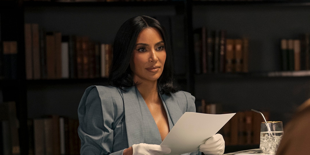 kardskatchup's tweet card. Kim Kardashian, Glenn Close, Sarah Paulson, Niecy Nash, Teyana Taylor and Naomi Watts star in All's Fair, a legal drama created by Ryan Murphy that centers around a women-owned firm.