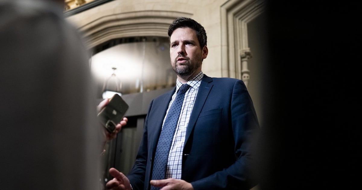 CTVNews's tweet card. Justice Minister Sean Fraser is rebuffing calls from several premiers for Ottawa to withdraw its legal argument calling for limits on use of the Constitution’s notwithstanding clause.